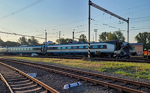 捷克子彈列車對撞釀1死5傷 外媒：疑似人為疏失