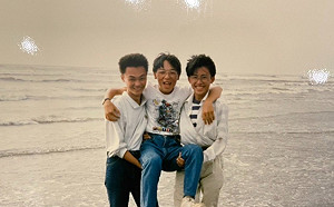 沈慧虹青澀制服力挺18歲公民權！林智堅響應曬海邊燦笑嫩照