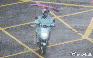 台東大雨特報！南方水氣接近 鄭明典：3地區先受影響