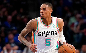 老鷹得償所望　拿下明星後衛Murray