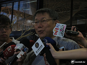 堅持取消敬老金 柯：否則年金改革必然崩盤