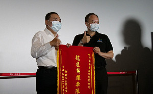 新北抗疫車隊使命必達 侯友宜：市民心中的抗疫英雄Top Gun