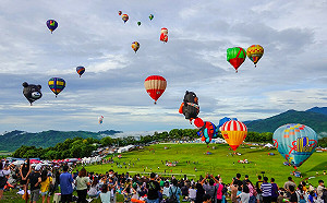 國際熱氣球嘉年華今日開幕！20顆熱氣球翱翔台東天際