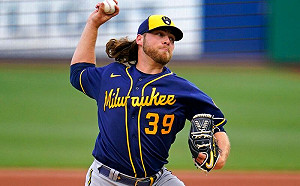 讓渡張育成隔天　海盜遭釀酒人痛扁