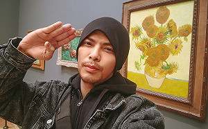 作品為何那麼大膽？黃明志致敬倪匡： 從香港人身上學的