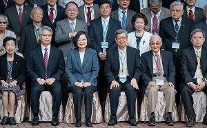 出戰新北市長？陳建仁：謝謝、平安