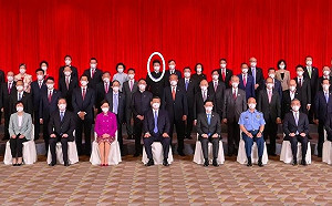 習近平有危險？ 香港議員大合照站他正後方 過2天竟確診