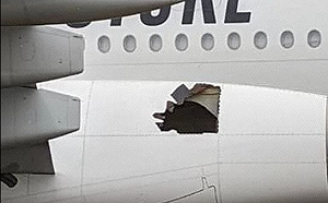 砰! 阿聯酋客機起飛後發出巨響 機組員 14 小時後才發現破大洞