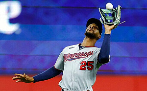 Buxton超美技三殺　延長賽險勝白襪