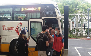 48條「台灣好行」9/30前半價！一家4口遊墾丁車費省1400元