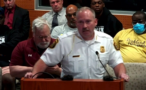 美種族爭議再添一起 黑人照被用於美警打靶 照片全是彈孔