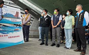 王國材視察高雄港旅運大樓 期許成為南部國際郵輪母港