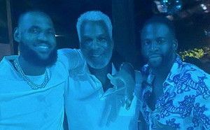 場外大和解？詹皇、嘴綠難得合影