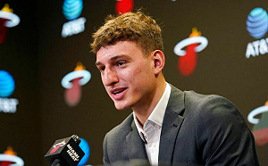 超級新秀約維奇！狂砍25分大勝勇士