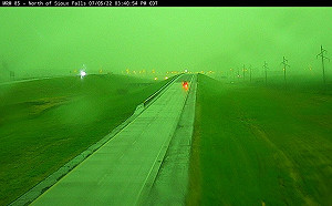 末日異象? 美南達科他州驚現翠綠色天空還降冰雹 專家 : 與雷暴天氣有關