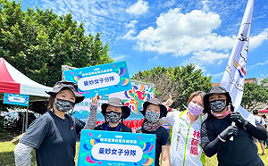 選戰在即卻居隔在家   新北理科媽媽黃淑君等人仍視訊服務