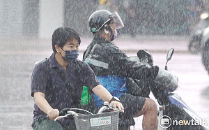 快訊》午後對流噴發！中南部5縣市大雨特報：慎防雷擊強陣風