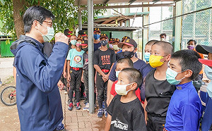 月底進軍小馬世界少棒賽  陳其邁親為高市中正國小打氣