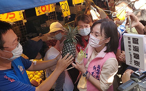 天公廟主委倒戈挺邁？  柯志恩：不存在拔樁的問題