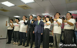 國民黨嗆應辭傑出校友 林智堅：相信市民眼睛雪亮 