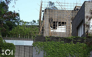 林青霞豪宅極力修復中　燻8小時室內全黑