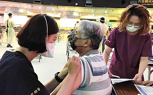 高雄新增2018例  Novavax疫苗接種踴躍