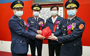 高市警局長交接 陳其邁期勉林炎田落實治安工作