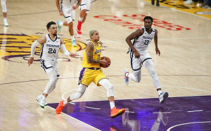 NBA將改快攻犯規吹罰　增加1次罰球