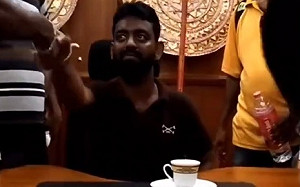 斯里蘭卡總統落跑 民眾進入府內「輪流當總統」