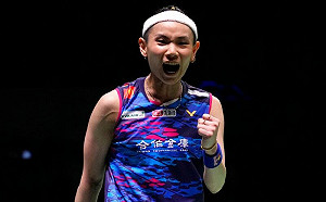 台灣內戰！小戴拍落白馭珀晉級16強