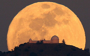 天文迷注意！今年最大「超級月亮」今晚登場