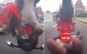 痛！黑絲重機女騎士撞前車秒變「德式背摔」 被車重壓網友卻歪樓了