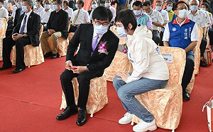 高醫岡山醫院一期醫療大樓上樑  副議長：一鞠躬感謝陳市府團隊