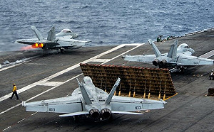 中共聲稱在南海驅離美驅逐艦 美軍第七艦隊用雷根號航母照強硬回擊