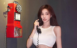 用胸部當杯架！世新女神黃琳3秒影片網瘋傳