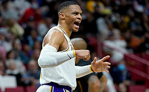 威少換KI　湖人、籃網談判中找共識