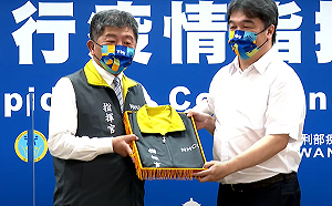 王必勝上任避談小三被罵！苦苓：只回「1句話」就能滅火