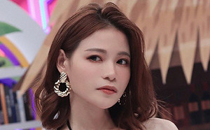 蘿莉塔辣秀身材   喊話網友：看我一下