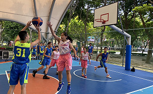 新北樹林民生親子公園天幕籃球場 風雨無阻開打
