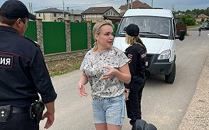 俄「反戰女編輯」遛狗莫名被逮 拘留3小時