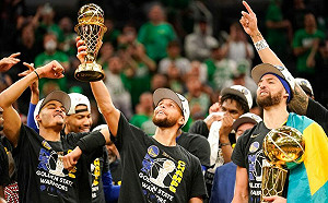 17勇可勝01湖　Curry：3分大於2分