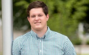 咦 好像哪裡怪怪的! 美國男子陪女友逛商場遇槍擊案 隨手掏槍擊斃槍手