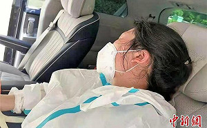 中國極端氣候強襲 破紀錄降雨與熱浪使民眾陷苦海 居民頂豔陽排核酸