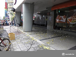 空服員蛋洗抗議 華航強硬要告