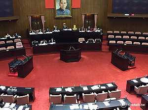 《菸酒稅法》三讀通過 每包菸大漲20元挹注長照