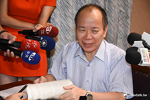 林全才說會放寬 張景森又發文：支持廢國旅卡