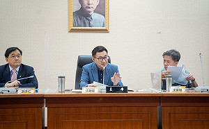 最新防疫民調 56％不滿意陳時中、53.8％不滿意中央