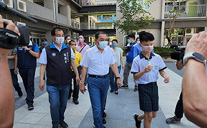 板橋新埔國小新校舍啟用  議員周勝考及里長感謝侯團隊