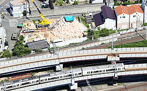 大阪住宅區驚現二戰遺留未爆彈！當局緊急疏散近2000住戶、列車全面停駛