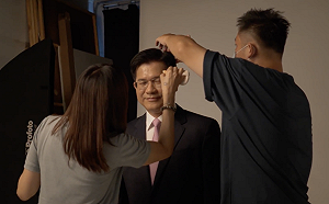 林佳龍今拍定裝照！民調落後36%？發言人舉2014為例「等最後結果」